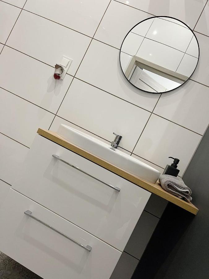 Modern Apartment In The City Center 卡托维兹 外观 照片